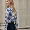 Blusa de seda plissada floral Blusa de seda plissada floral