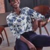Blusa de seda plissada floral Blusa de seda plissada floral