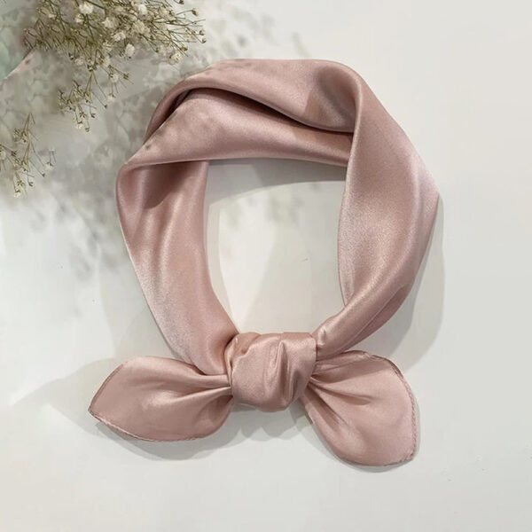 Sciarpa di seta arrotolata a mano Blush Sciarpa di seta arrotolata a mano Blush