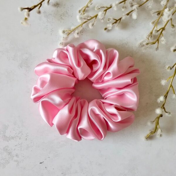 Fazzoletto di seta arruffato rosa