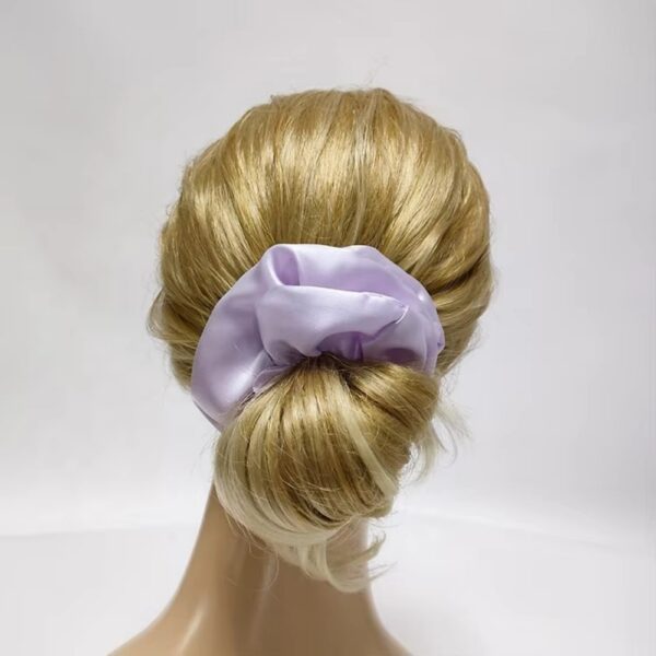 Silk Scrunchie Seamless Lilac Silk Scrunchie Seamless Lilac